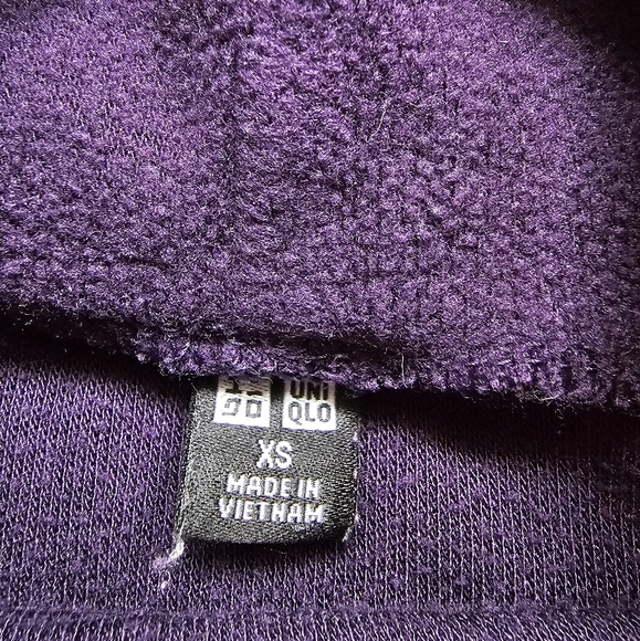 UNIQLO HEATTECH Fleece Turtleneck Long Sleeve T-Shirt - Picture 2 of 3